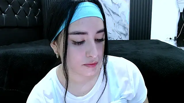 MiaReinig09 online show from July 22, 2026, 11:51 pm