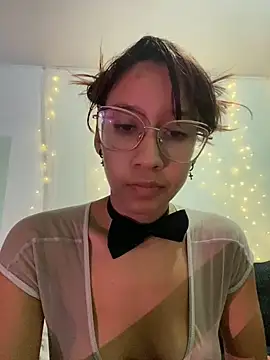 Snapshot of camig0x chatting on May 15, 2026, 2:13 pm camig0x online show from May 15, 2026, 2:13 pm