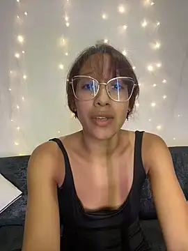 Snapshot of camig0x chatting on May 16, 2026, 10:19 pm camig0x online show from May 16, 2026, 10:19 pm