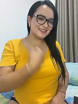 rousee69  online show from May 27, 2026, 2:52 am