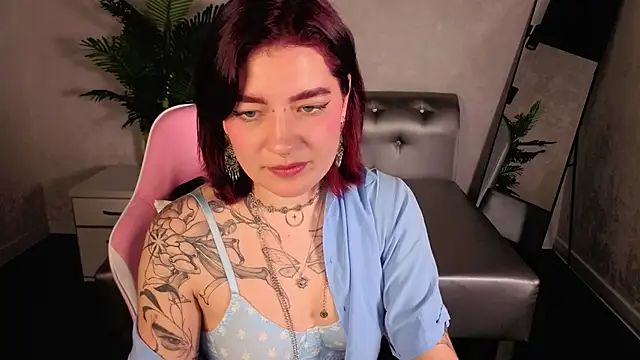 Snapshot of Nikki_Gringer chatting on May 27, 2026, 1:57 am Nikki Gringer online show from May 27, 2026, 1:57 am