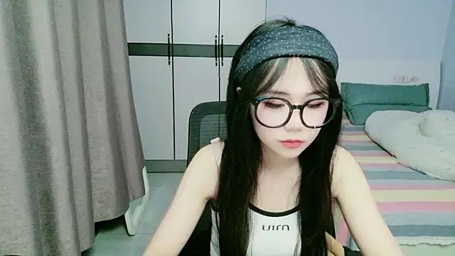xiaoxiaoyu030 online show from May 24, 2026, 2:11 pm