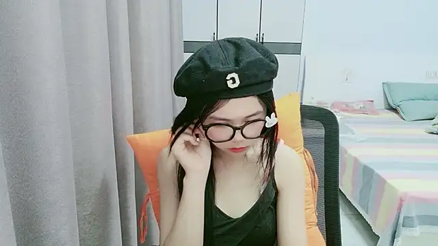xiaoxiaoyu030 online show from July 15, 2026, 8:52 am