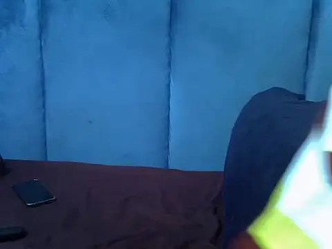 Queenleahx online show from May 20, 2026, 5:57 am