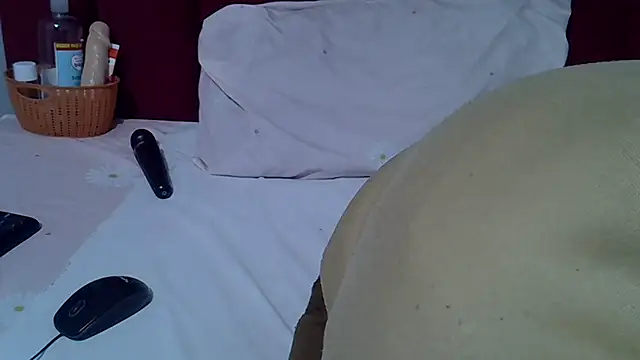 Queenleahx online show from July 24, 2026, 6:22 am