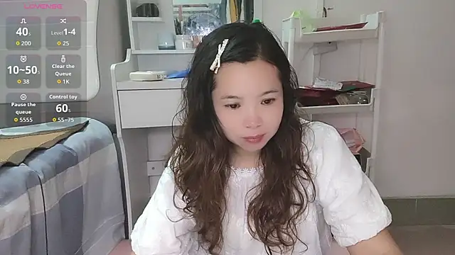 Snapshot of F-Yingying chatting on May 23, 2026, 4:50 am F-Yingying online show from May 23, 2026, 4:50 am