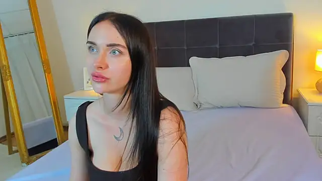 KellyWhites online show from July 21, 2026, 5:32 am