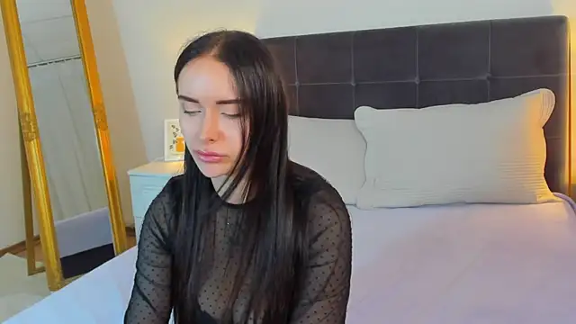 KellyWhites online show from July 29, 2026, 5:38 am
