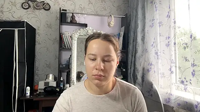 KathyrnEdmison online show from May 26, 2026, 6:42 am