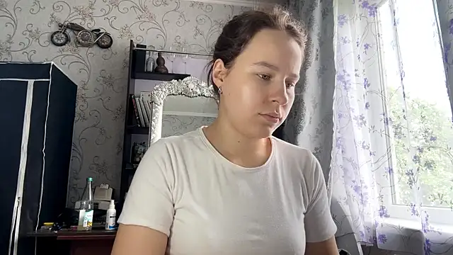 KathyrnEdmison online show from May 28, 2026, 8:22 am
