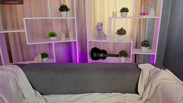 AlexaaBee online show from May 19, 2026, 8:09 am