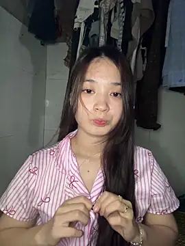 Snapshot of Ario_sexy chatting on June 6, 2026, 5:06 pm Ario sexy online show from June 6, 2026, 5:06 pm