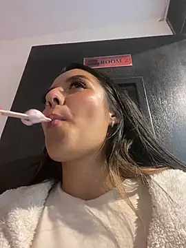 Megan pink18 online show from May 23, 2026, 4:07 am
