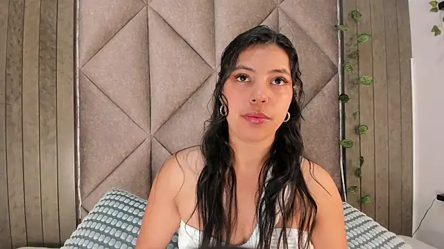 NinaSpicy   online show from May 27, 2026, 11:40 am