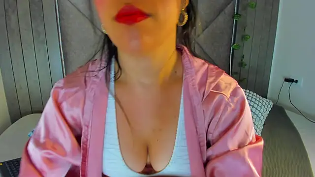 NinaSpicy   online show from May 29, 2026, 11:41 am