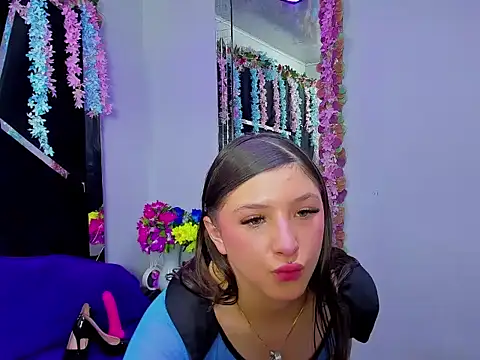 Snapshot of natashacooper_ chatting on May 22, 2026, 11:49 am natashacooper online show from May 22, 2026, 11:49 am