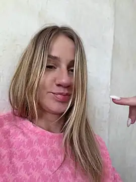Snapshot of AnnaMist_ chatting on July 31, 2026, 8:25 am AnnaMist online show from July 31, 2026, 8:25 am