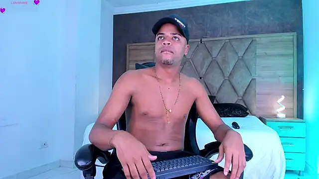 TaylorClay  online show from May 23, 2026, 1:26 pm