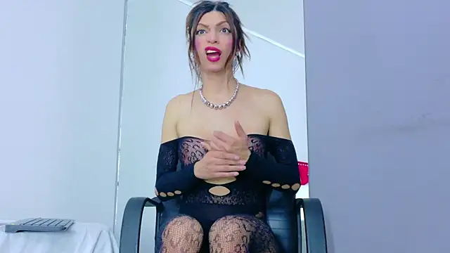 CassandraWhite online show from July 11, 2026, 5:37 pm