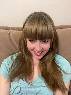 Snapshot of Kamilochka29511 chatting on May 17, 2026, 9:49 am Kamilochka29511 online show from May 17, 2026, 9:49 am