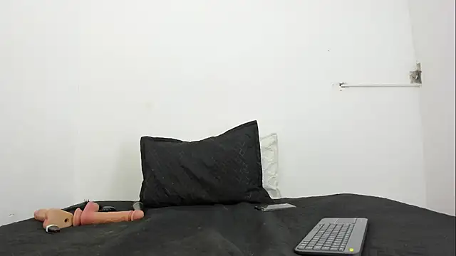 Mia Diamante online show from May 28, 2026, 8:39 pm