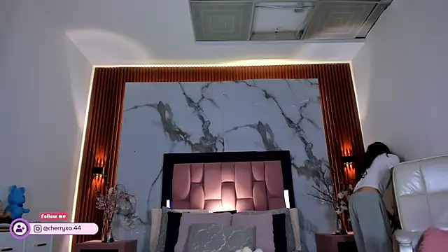 Snapshot of Cherryblossom18_ chatting on May 22, 2026, 8:25 pm Cherryblossom18 online show from May 22, 2026, 8:25 pm