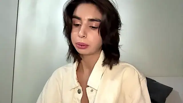 JessiaRuezga online show from May 24, 2026, 12:21 pm