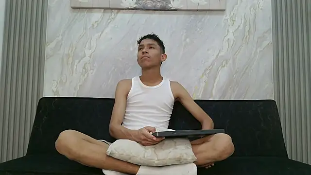 RONALDA HOT26 online show from July 28, 2026, 1:23 am