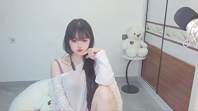 Evil-Bunny007 online show from May 16, 2026, 10:12 am