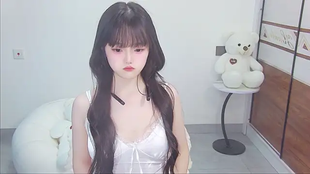 Evil-Bunny007 online show from May 17, 2026, 11:06 am