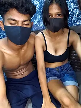 Snapshot of Swt_Couple chatting on May 16, 2026, 6:28 pm Swt Couple online show from May 16, 2026, 6:28 pm