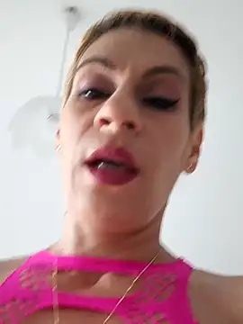 KittyDesiree online show from July 19, 2026, 4:22 pm