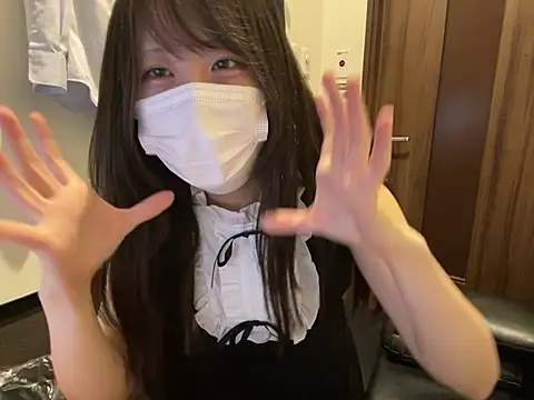 Snapshot of miniminimo_o chatting on June 19, 2026, 10:19 am miniminimo o online show from June 19, 2026, 10:19 am