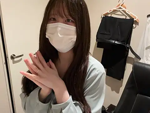 Snapshot of miniminimo_o chatting on August 4, 2026, 10:18 am miniminimo o online show from August 4, 2026, 10:18 am