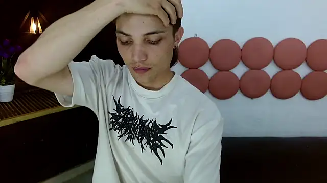 Snapshot of MaxxLouis chatting on May 29, 2026, 7:23 pm MaxxLouis online show from May 29, 2026, 7:23 pm