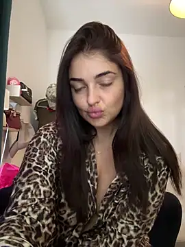 Spicy Scarlett 26 online show from June 9, 2026, 1:23 pm