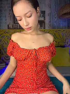 GlamKittenXXX online show from May 19, 2026, 1:06 pm