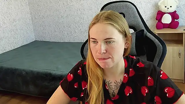 NikkyReyyy online show from July 28, 2026, 2:13 pm