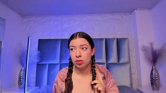 Snapshot of Sara_Deen chatting on May 27, 2026, 12:02 pm Sara Deen online show from May 27, 2026, 12:02 pm