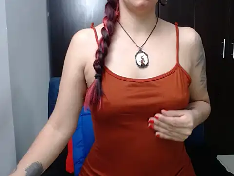 Snapshot of red_milf_ chatting on June 6, 2026, 11:09 pm red milf online show from June 6, 2026, 11:09 pm