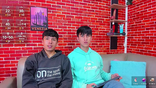 Hoot boyss  online show from May 30, 2026, 7:33 pm