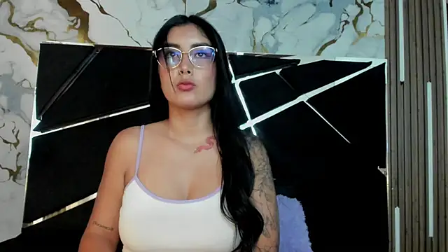 Alaia 22 online show from May 28, 2026, 9:34 pm