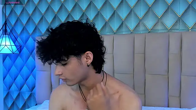 Sofia-Ethan online show from May 27, 2026, 6:16 pm