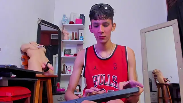my temptation Dante hot online show from May 20, 2026, 8:04 pm