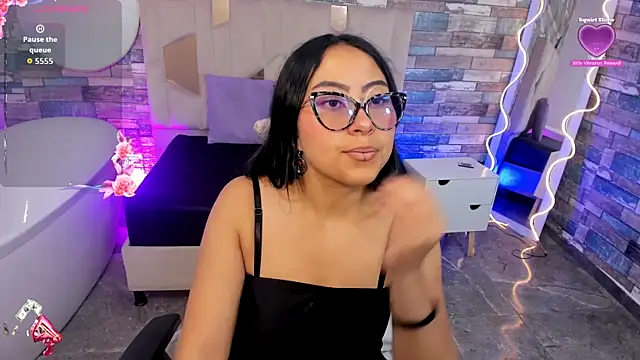Amhira Tay online show from July 25, 2026, 7:22 pm