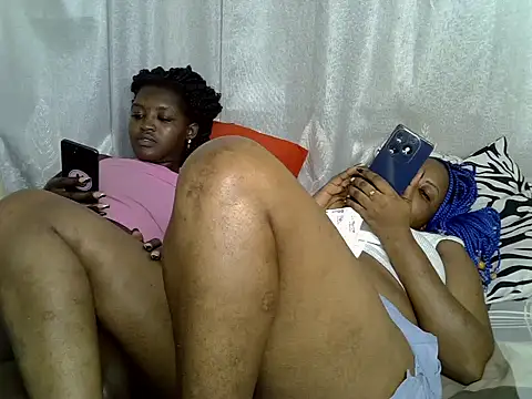 Lorainebabes online show from June 11, 2026, 12:32 am