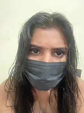 Snapshot of Poonam-Ray chatting on July 5, 2026, 6:20 am Poonam-Ray online show from July 5, 2026, 6:20 am