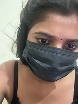 Snapshot of Poonam-Ray chatting on July 24, 2026, 6:39 pm Poonam-Ray online show from July 24, 2026, 6:39 pm