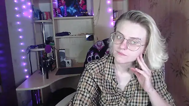 Snapshot of __Freya___ chatting on May 25, 2026, 9:59 am Freya online show from May 25, 2026, 9:59 am
