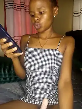 Snapshot of sexy_girlyee chatting on June 3, 2026, 7:00 am sexy girlyee online show from June 3, 2026, 7:00 am